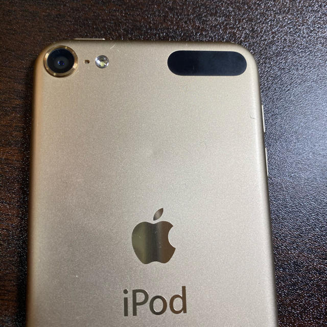 iPod touch(アイポッドタッチ)のiPod touch 64GB 第6世代　A1574 ゴールド スマホ/家電/カメラのオーディオ機器(ポータブルプレーヤー)の商品写真