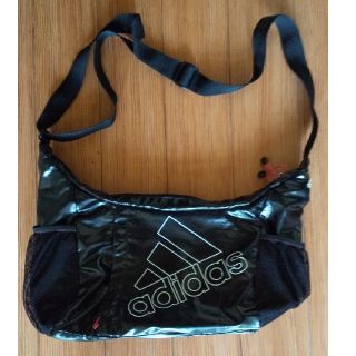 アディダス(adidas)のadidasナイロン ショルダーバッグ(ショルダーバッグ)