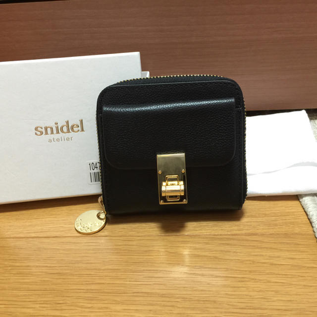 SNIDEL(スナイデル)のsnidel リアルレザーウォレット レディースのファッション小物(財布)の商品写真