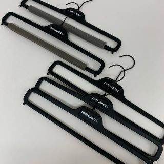 DSQUARED2(押し入れ収納/ハンガー)のフリマアイテム一覧 DSQUARED2(押し入れ収納/ハンガー)のフリマアイテム一覧