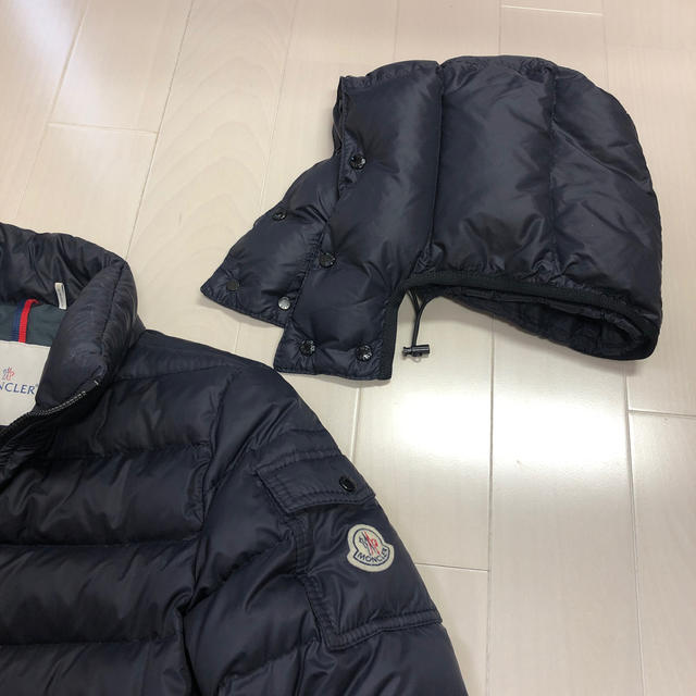 MONCLER(モンクレール)のモンクレール　ダウン　ダークネイビー　BEA  0 レディースのジャケット/アウター(ダウンジャケット)の商品写真