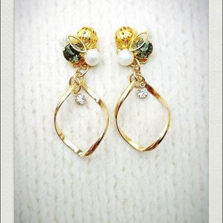 ビジューツイストピアス(ピアス)