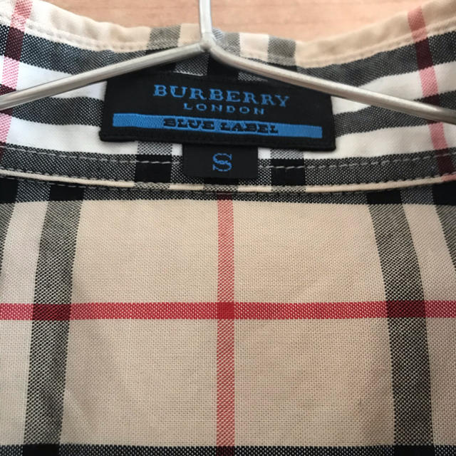 BURBERRY BLUE LABEL(バーバリーブルーレーベル)のバーバリー　ブルーレーベル　シャツ　Sサイズ　 メンズのトップス(シャツ)の商品写真