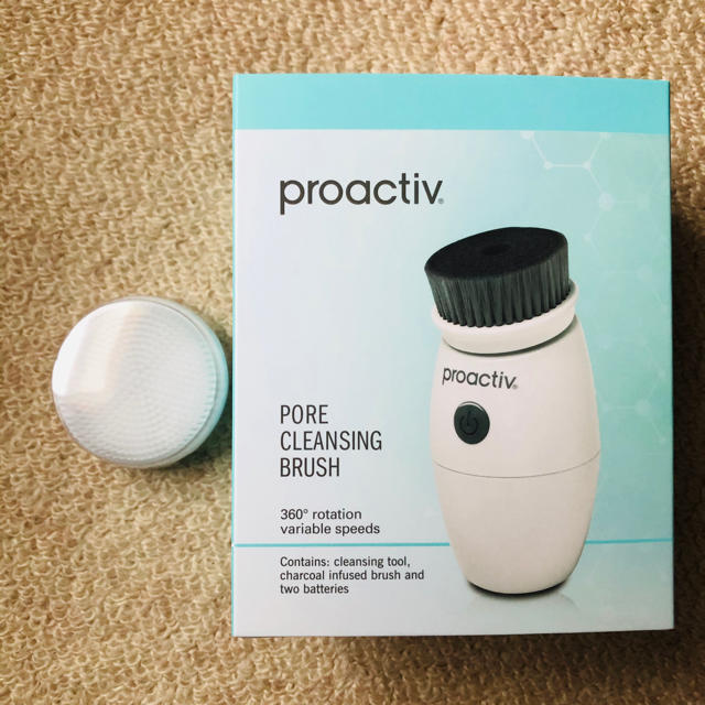 proactiv(プロアクティブ)のプロアクティブ　炭入り電動洗顔ブラシ＋シリコンブラシ スマホ/家電/カメラの美容/健康(フェイスケア/美顔器)の商品写真