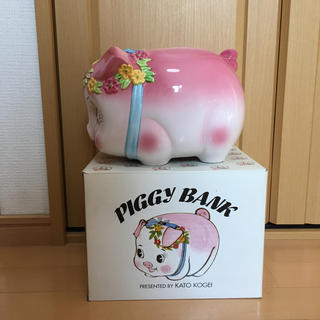 豚の貯金箱(置物)