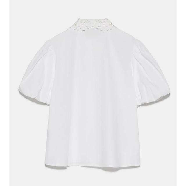 ZARA(ザラ)の＊2020SS＊ZARA フェイクパールディテール ブラウス シャツ レディースのトップス(シャツ/ブラウス(半袖/袖なし))の商品写真