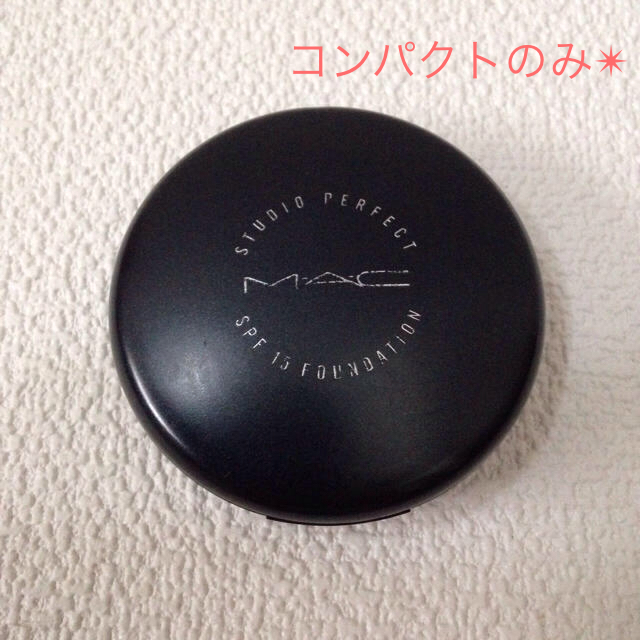 MAC(マック)のMAC ✴︎ コンパクトケース コスメ/美容のベースメイク/化粧品(その他)の商品写真