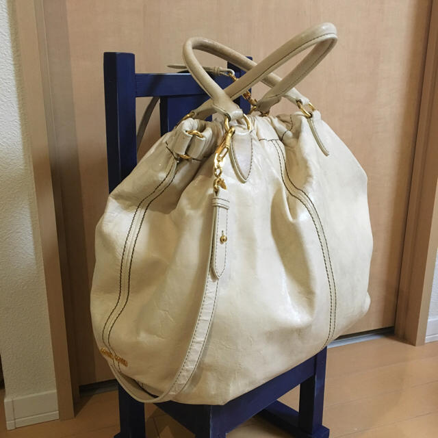 miu miu 大きめ ボストンバッグ miu miu 大きめ ボストンバッグ