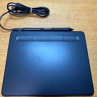 ワコム(Wacom)のはっち様専用　　　　ワコム　ペンタブレット　intuos sサイズ　(PC周辺機器)