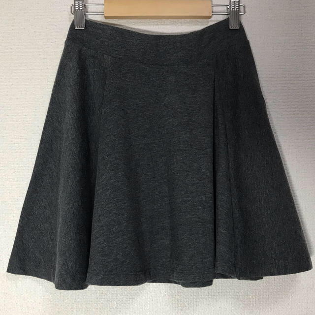 H&M(エイチアンドエム)のH&M スカート　グレー レディースのスカート(ミニスカート)の商品写真