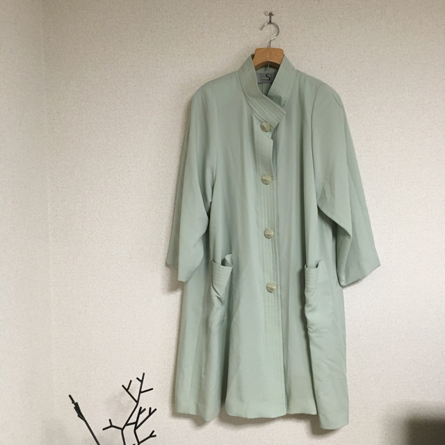 日本製】薄い緑系 薄手のコート レディースのジャケット/アウター(スプリングコート)の商品写真