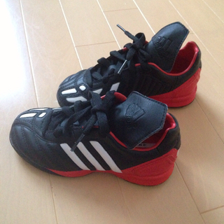 アディダス(adidas)の18★フットサル／サッカー靴(スニーカー)
