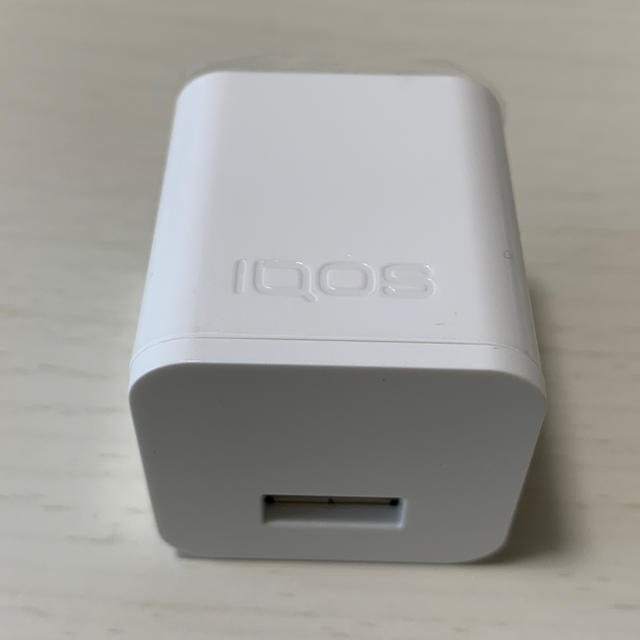 IQOS(アイコス)のiQOS 充電器　白 メンズのファッション小物(タバコグッズ)の商品写真
