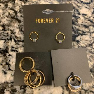 フォーエバートゥエンティーワン(FOREVER 21)の新品未使用✴︎ピアス　リング　指輪　アクセサリー(リング(指輪))