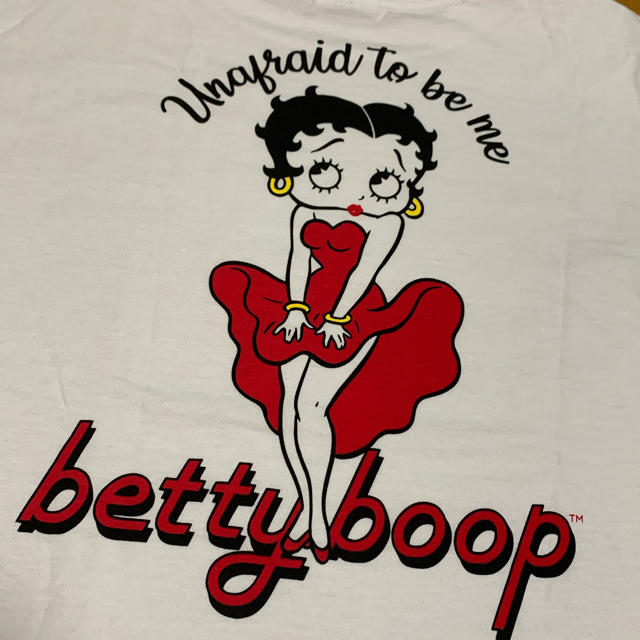 GU(ジーユー)のベティちゃん　Tシャツ　betty boop guコラボ レディースのトップス(Tシャツ(半袖/袖なし))の商品写真