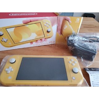 ニンテンドウ(任天堂)のNintendo Switch Lite イエロー(家庭用ゲーム機本体)