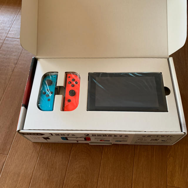 Nintendo Switch Joy-Con (L) ネオンブルー/ (R)  エンタメ/ホビーのゲームソフト/ゲーム機本体(家庭用ゲーム機本体)の商品写真