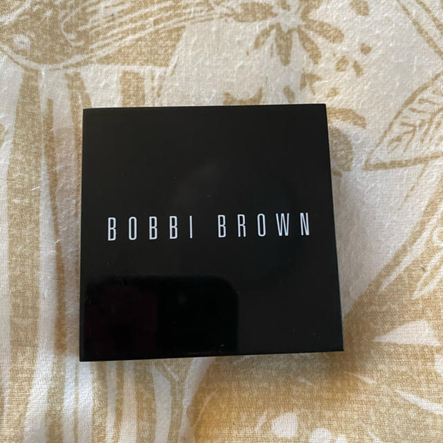 BOBBI BROWN(ボビイブラウン)の今日だけ1000円切ります！BobbyBrown 04 フェイスパウダー コスメ/美容のベースメイク/化粧品(フェイスパウダー)の商品写真