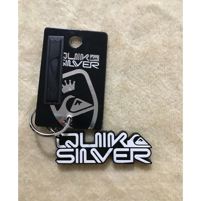 QUIKSILVER(クイックシルバー)の★☆新品☆QUIKSILVER キーホルダー ※ 汚れあり★ スポーツ/アウトドアのスポーツ/アウトドア その他(サーフィン)の商品写真