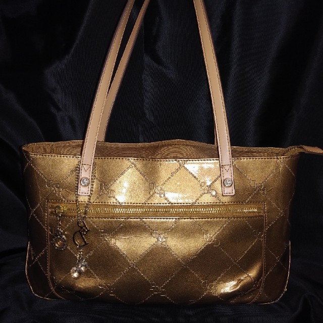 Pinky&Dianne(ピンキーアンドダイアン)のPinky&Dianneゴールドバッグ レディースのバッグ(ショルダーバッグ)の商品写真