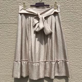 トゥービーシック(TO BE CHIC)のTO BE CHIC スカート　ベージュ　40(ひざ丈スカート)