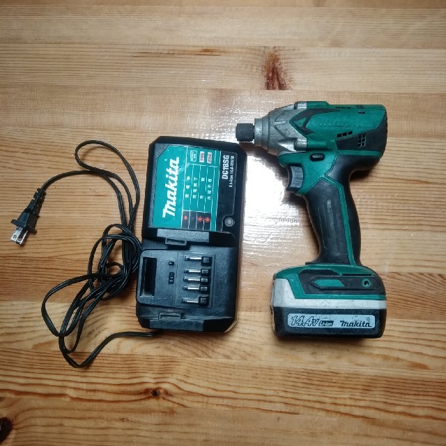 Makita(マキタ)のマキタ　インパクトドライバー　14.4v スポーツ/アウトドアの自転車(工具/メンテナンス)の商品写真