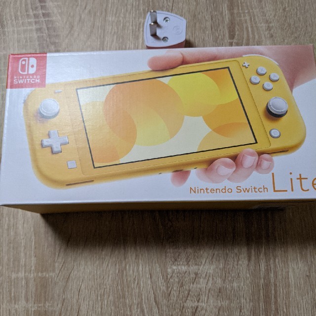 Nintendo Switch(ニンテンドースイッチ)の新品本体　Nintendo Switch Lite　ニンテンドースイッチライト エンタメ/ホビーのゲームソフト/ゲーム機本体(家庭用ゲーム機本体)の商品写真