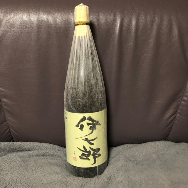 志村けん愛飲酒　伊七郎 食品/飲料/酒の酒(焼酎)の商品写真