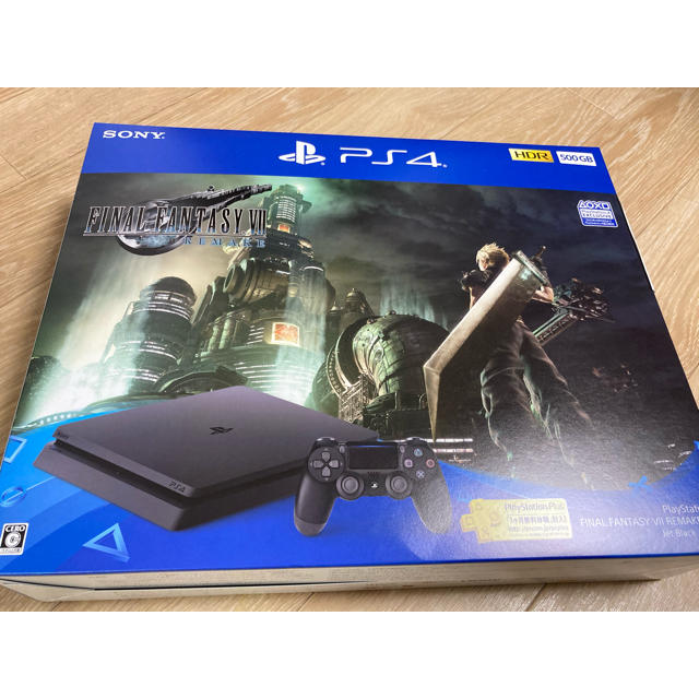 PlayStation4(プレイステーション4)のPS4 FF7 リメイク 本体 500GB 同梱版 ファイナルファンタジー7 エンタメ/ホビーのゲームソフト/ゲーム機本体(家庭用ゲーム機本体)の商品写真