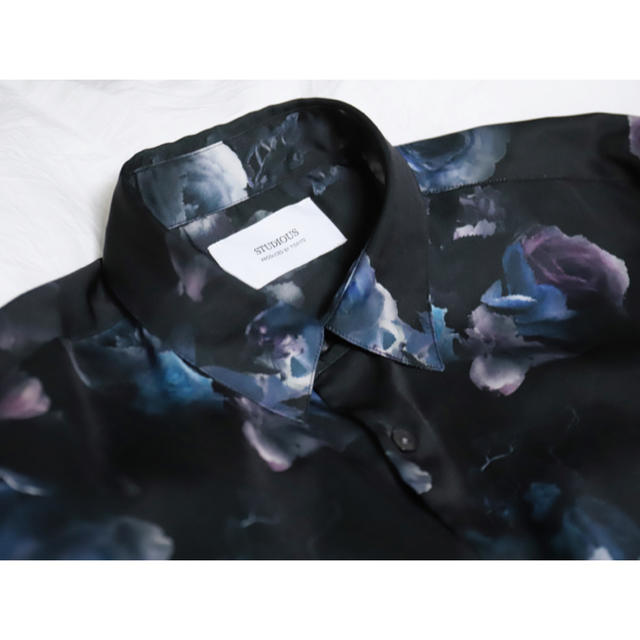 STUDIOUS(ステュディオス)のSTUDIOUS ダークフラワービッグシルエットシャツ 花柄　 メンズのトップス(シャツ)の商品写真