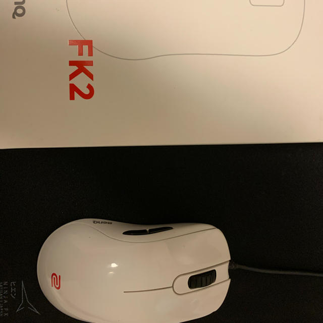 ASUS(エイスース)のBenQ Zowie FK2 スペシャルエディション　白 スマホ/家電/カメラのPC/タブレット(PC周辺機器)の商品写真