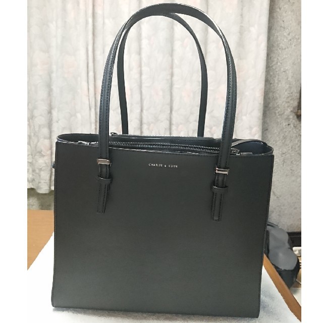 Charles and Keith(チャールズアンドキース)の少しだけ値下げしました‼️2WAYリクルートバック レディースのバッグ(ショルダーバッグ)の商品写真