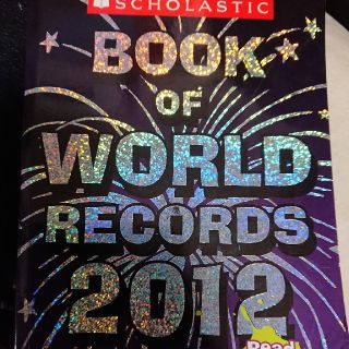 Scholastic Book of World Records 2012(洋書)