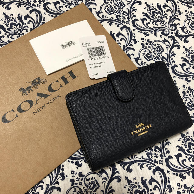 COACH(コーチ)のすぐ発送！【新品未使用】コーチ◆折財布◆ネイビー◆ シンプル◆ 一粒万倍日 レディースのファッション小物(財布)の商品写真