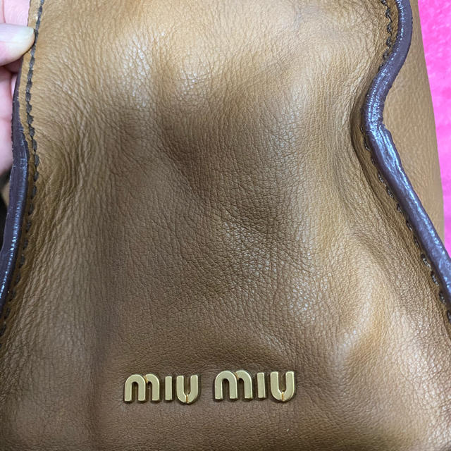 miu miu ミュウミュウ　レザートート 2