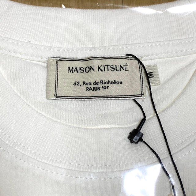 MAISON KITSUNE'(メゾンキツネ)のメゾンキツネ　シャツ　ホワイト　白　Mサイズ レディースのトップス(Tシャツ(半袖/袖なし))の商品写真