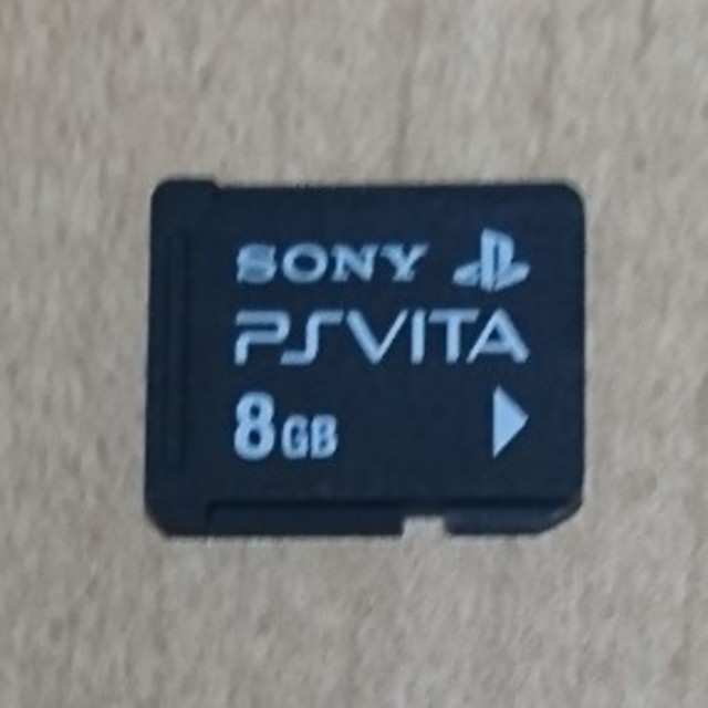 PSvita 本体（PCH-2000シリーズ） 8Gメモリーカード付