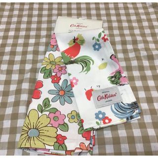 キャスキッドソン(Cath Kidston)のキャスキッドソン  ティータオル  クロス　ホワイト花柄　鳥柄(収納/キッチン雑貨)