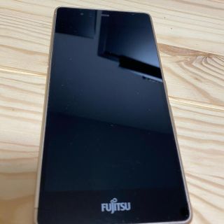 フジツウ(富士通)のarrows M03 ゴールド 中古スマホ(スマートフォン本体)