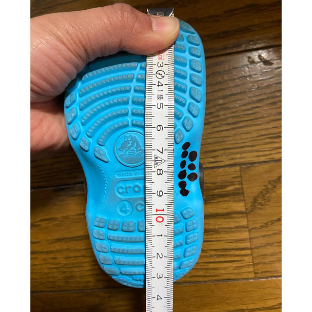 crocs(クロックス)のクロックス　サンダル　黒　 キッズ/ベビー/マタニティのベビー靴/シューズ(~14cm)(サンダル)の商品写真