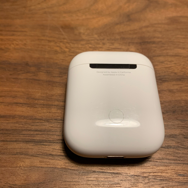 Apple(アップル)のお値下げ⭐︎airpods ケースのみ スマホ/家電/カメラのオーディオ機器(ヘッドフォン/イヤフォン)の商品写真