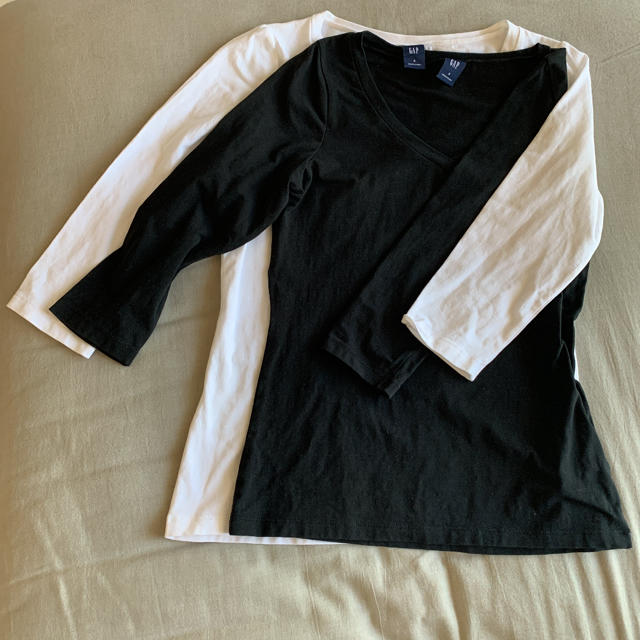 GAP(ギャップ)のgap⭐️七分袖カットソー⭐️白と黒のセット！Sサイズ メンズのトップス(Tシャツ/カットソー(七分/長袖))の商品写真