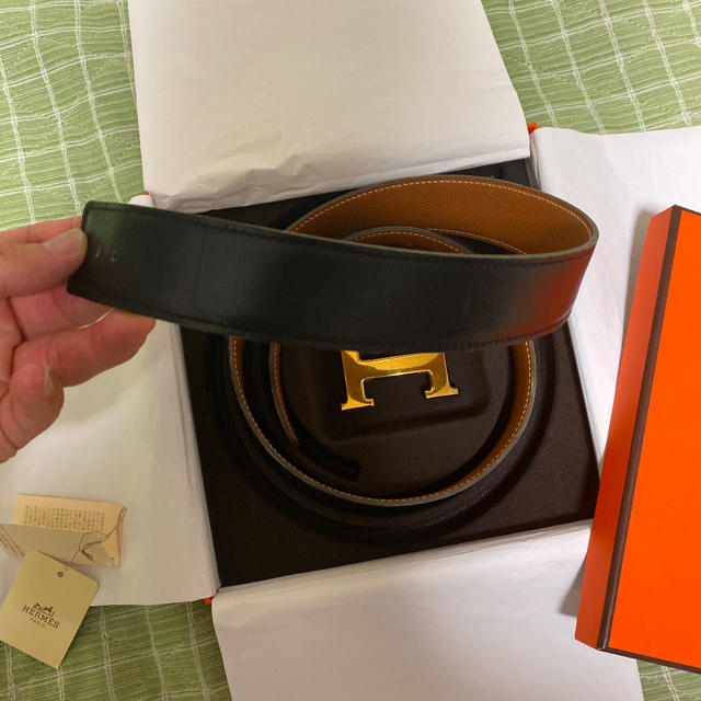 Hermes(エルメス)の即購入可！HERMES リバーシブルベルト　78サイズ　黒×茶 メンズのファッション小物(ベルト)の商品写真