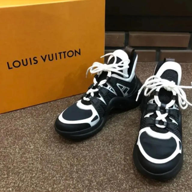 LOUIS VUITTON(ルイヴィトン)のLOUIS VUITTON ルイヴィトン アークライト スニーカー メンズの靴/シューズ(スニーカー)の商品写真