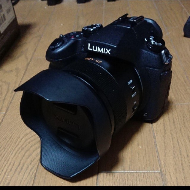 Panasonic(パナソニック)のPanasonic DMC-FZ1000　オマケ多数 スマホ/家電/カメラのカメラ(デジタル一眼)の商品写真