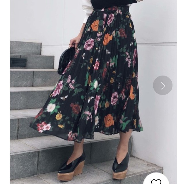 Ameri VINTAGE(アメリヴィンテージ)のAmeri COCO FLOWER SKIRT レディースのスカート(ひざ丈スカート)の商品写真