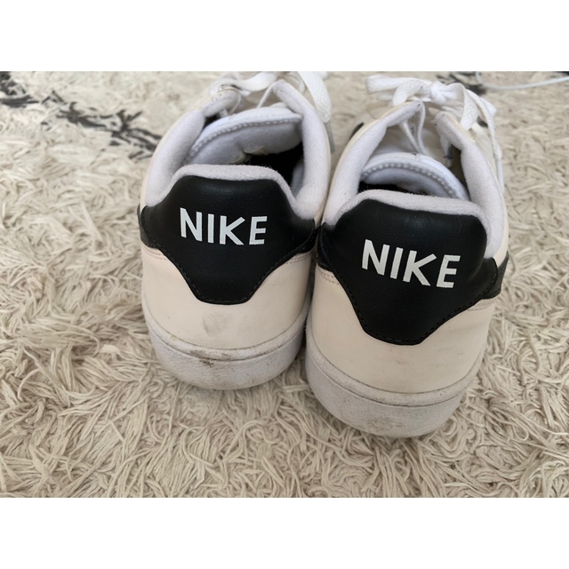 NIKE(ナイキ)の【Nike】オーソドックスなスニーカー♡ホワイト レディースの靴/シューズ(スニーカー)の商品写真