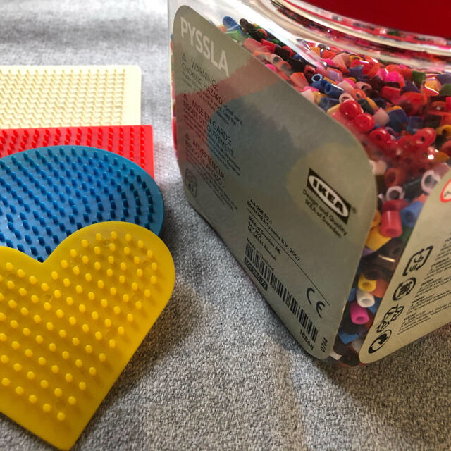 IKEA(イケア)のIKEA & HAMA ハマビーズ アイロンビーズ ビーズ キッズ/ベビー/マタニティのおもちゃ(知育玩具)の商品写真