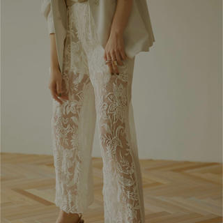 アメリヴィンテージ(Ameri VINTAGE)のMEDI EMBROIDERY TULLE PANTS(カジュアルパンツ)