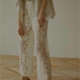 アメリヴィンテージ(Ameri VINTAGE)のMEDI EMBROIDERY TULLE PANTS(カジュアルパンツ)